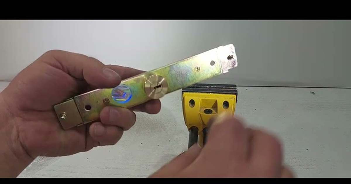 Служба вскрытия замков. Вскрытие замка зубочисткой | Пикабу