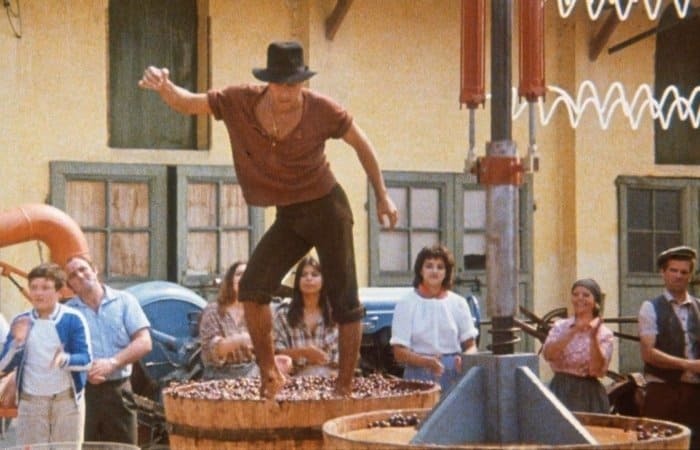 И музыка звучит в голове...