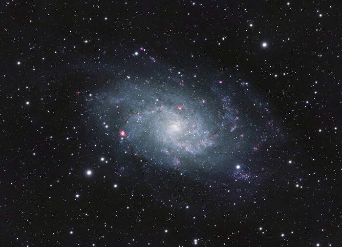   - M33 - NGC 598.   <a href="https://pikabu.ru/story/triangulum_galaxy__galaktika_treugolnika_11151426?u=https%3A%2F%2Fwww.facebook.com%2Fphoto%2F%3Ffbid%3D370048205978500%26set%3Da.182124578104198&t=Tristan%20Petroskey&h=09537e67a0931effe79b55019033f807a2e03d1b" title="https://www.facebook.com/photo/?fbid=370048205978500&set=a.182124578104198" target="_blank" rel="nofollow noopener">Tristan Petroskey</a>