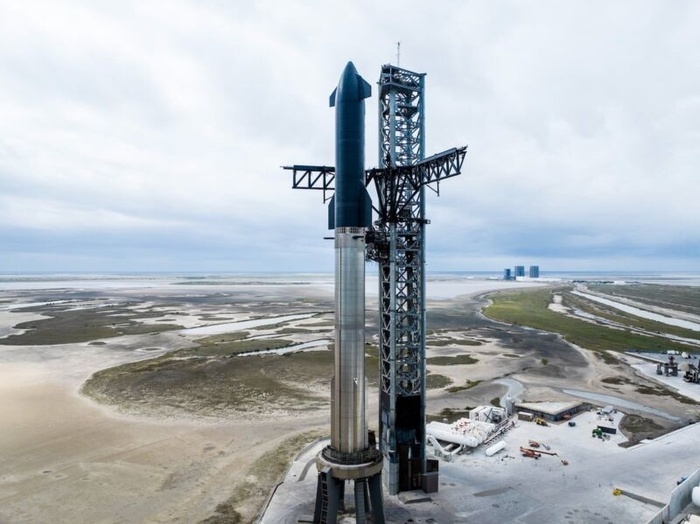 SpaceX         ULA  , SpaceX, , , 