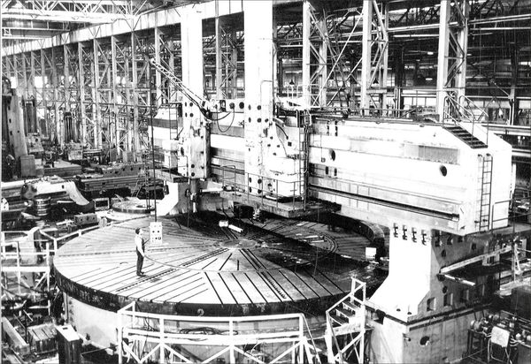 В 1970 году станок КУ299 приобрела компания Hitachi.