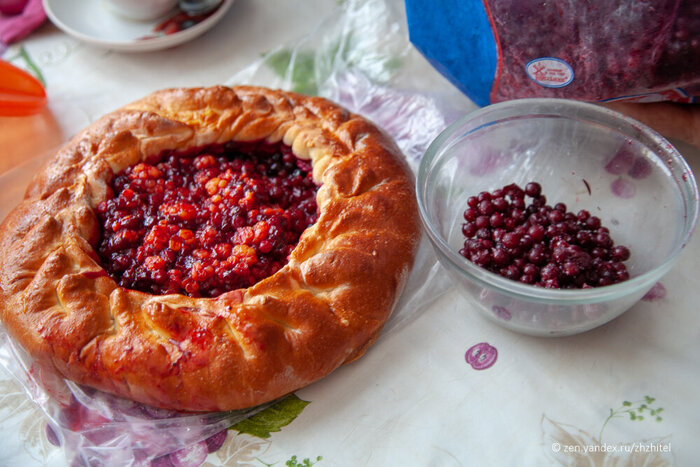 Пирог с северными ягодами