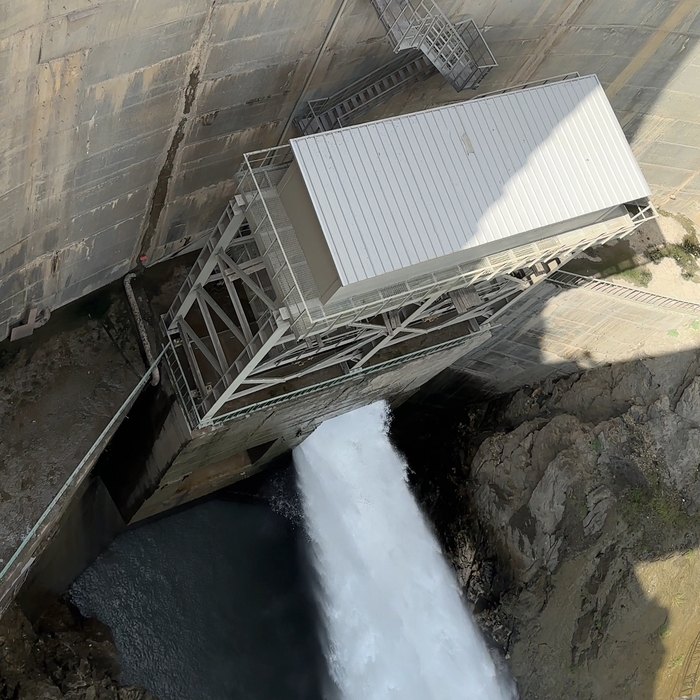 Плотина Гунибской ГЭС и ее водосброс