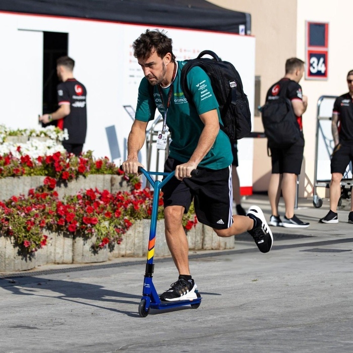 Фернандо Алонсо спешит к началу тестовых заездов