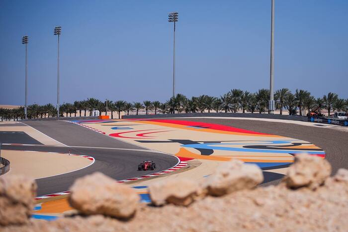 Ferrari Шарля Леклера в начале второго дня заездов