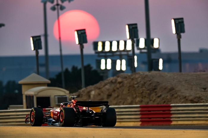 Ferrari Карлоса Сайнса вечером второго дня