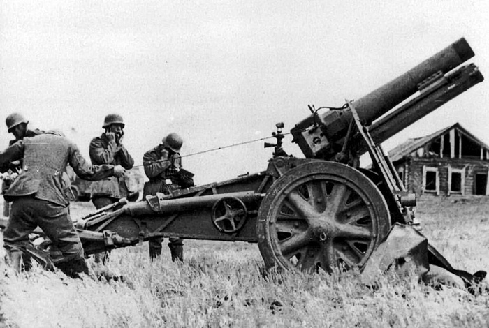 Собственно, 150-мм тяжелое пехотное (полковое) орудие. И стреляет как будто бы по навесной траектории