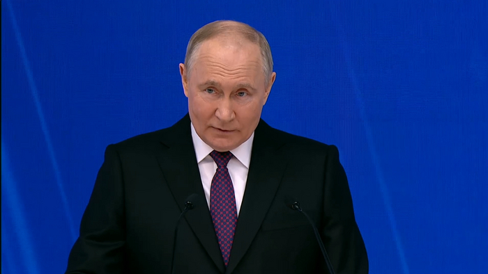 Путин предложил подумать над дифференциацией налогов для компаний и граждан