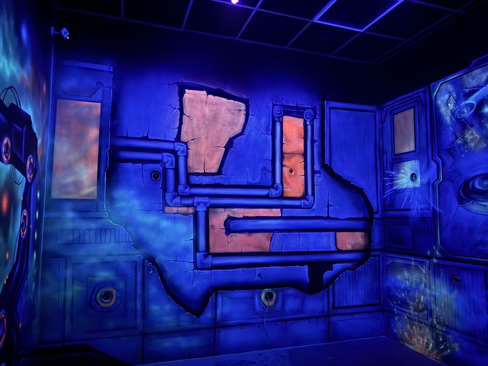 Аэрография на стене святящейся краской Художник, Современное искусство, YouTube, Аэрография, Акрил, Роспись стен, Видео, Длиннопост