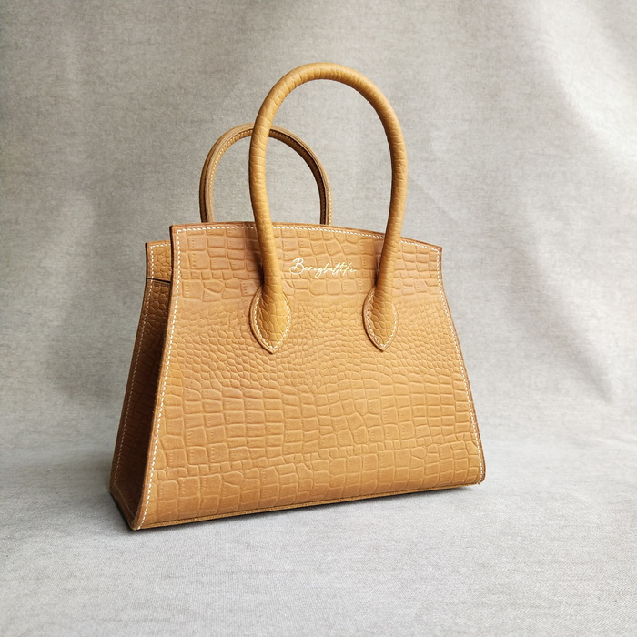 Кожаная женская сумка Beregbaltiki