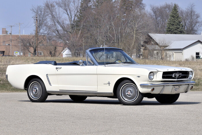  Mustang  17  1964 . [Plymouth Barracuda](<!--noindex--><a href="https://pikabu.ru/story/mustangu__60_let_kon_v_ogne_zakhvatyivayushchaya_i_dramatichnaya_istoriya_kultovogo_amerikanskogo_ponikara_11195346?u=https%3A%2F%2Fmotor.ru%2Fstories%2F60-let-plymouth-barracuda.htm&t=https%3A%2F%2Fmotor.ru%2Fstories%2F60-let-plymouth-barracuda.htm&h=a7737902c32e209bd9dd96186e2d0925ec8ba755" title="https://motor.ru/stories/60-let-plymouth-barracuda.htm" target="_blank" rel="nofollow noopener">https://motor.ru/stories/60-let-plymouth-barracuda.htm</a><!--/noindex-->)  1 ,   -    ,    .