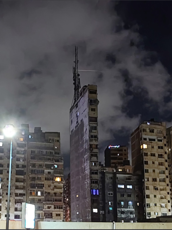 В ночи он еще более жуткий.