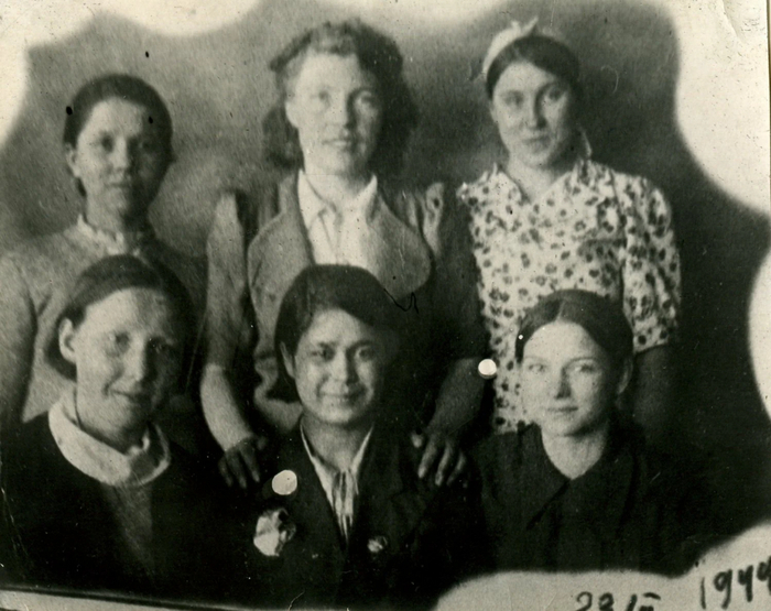 Комсомольско-молодежная фронтовая бригада Т.Х. Бревновой Уральского танкового завода №183 им. Коминтерна. .1944