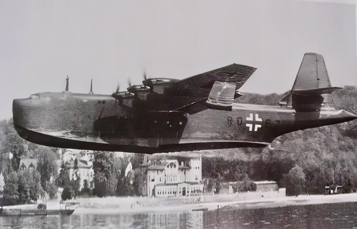 BV 238   ,   ./ : <!--noindex--><a href="https://pikabu.ru/story/voennyiy_transportnik_blohm_und_voss_bv_238__samaya_bolshaya_lodka_s_kryilyami_lyuftvaffe_11210020?u=http%3A%2F%2Flotsoffoto.ru&t=lotsoffoto.ru&h=aa4fa5d2acfc70e67004b040dee7fec8e8cf2718" title="http://lotsoffoto.ru" target="_blank" rel="nofollow noopener">lotsoffoto.ru</a><!--/noindex-->