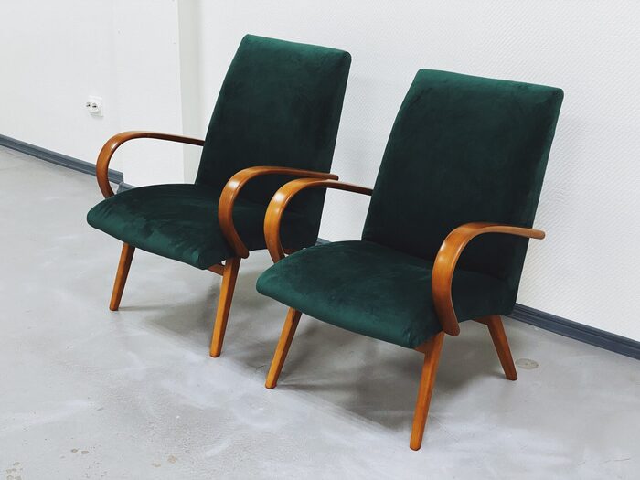 Результат ) Ткань выбрали такого винтажного, темно-зеленого, изумрудного цвета.