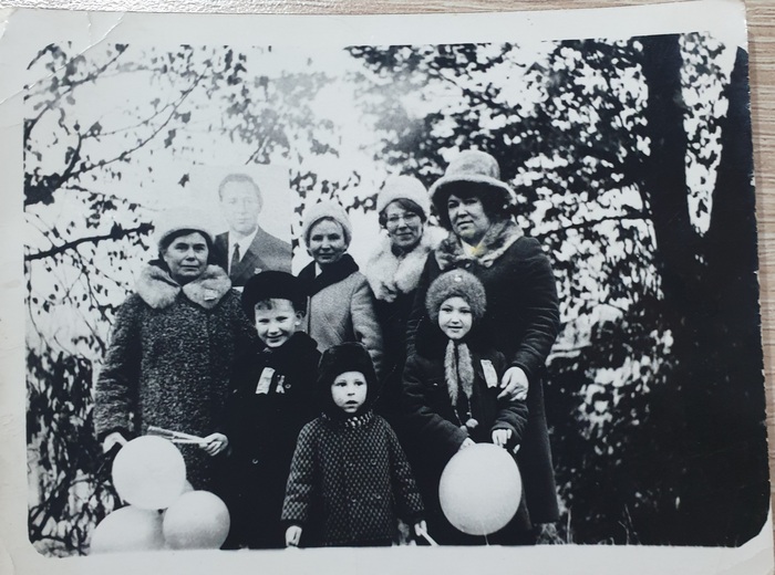     1975-1976 ,     .   ) 