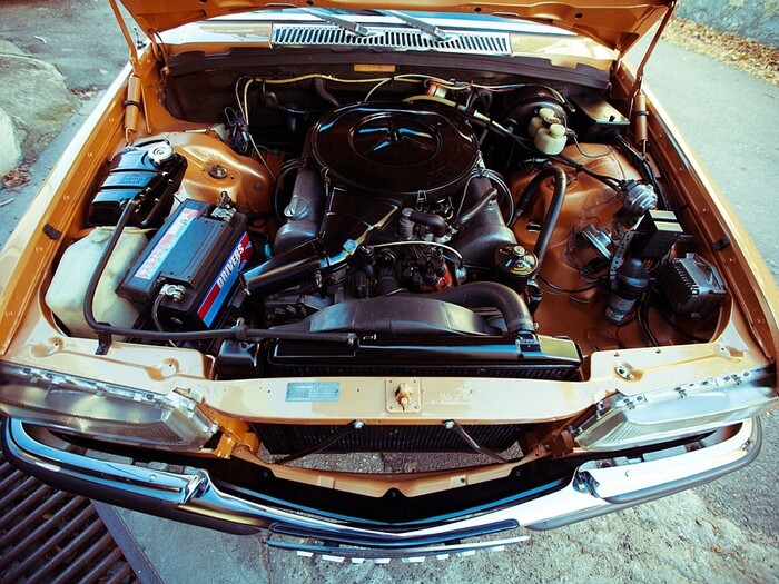 Mercedes S-класс – полвека с V8!