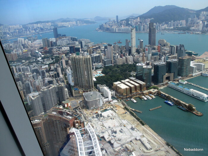 Вид в сторону Яу Тонга