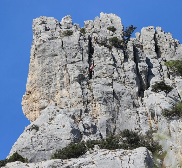 �������������� (���������������) <a href="https://pikabu.ru/story/skalolazanie_v_kryimu_segodnya_otkryili_sezon_11229057?u=https%3A%2F%2Fplatan-mishor.ru%2Fmultipitch_mountain_cat&t=%D1%81%D0%BA%D0%B0%D0%BB%D0%BE%D0%BB%D0%B0%D0%B7%D0%BD%D1%8B%D0%B5%20%D0%BC%D0%B0%D1%80%D1%88%D1%80%D1%83%D1%82%D1%8B%20%D0%B4%D0%BB%D1%8F%20%D0%BD%D0%BE%D0%B2%D0%B8%D1%87%D0%BA%D0%BE%D0%B2&h=79fbb7d31a403a9ae69d626d80083cb9e42420ee" title="https://platan-mishor.ru/multipitch_mountain_cat" target="_blank" rel="nofollow noopener">����������� �������� ��� ��������</a> �� �. �����