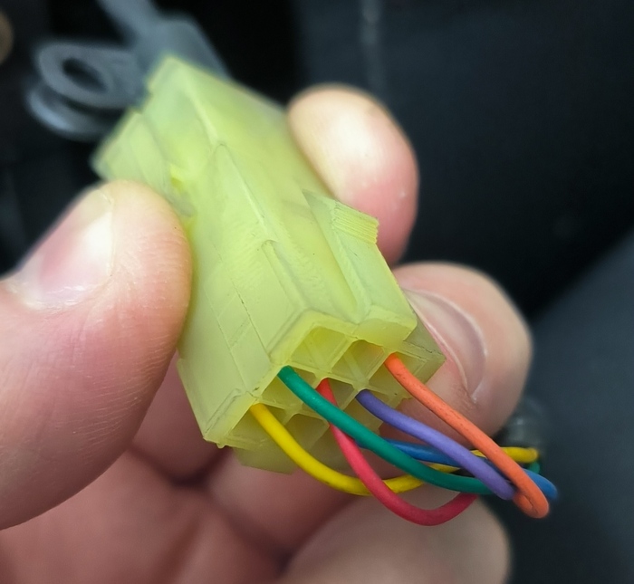 Фишка с проводами