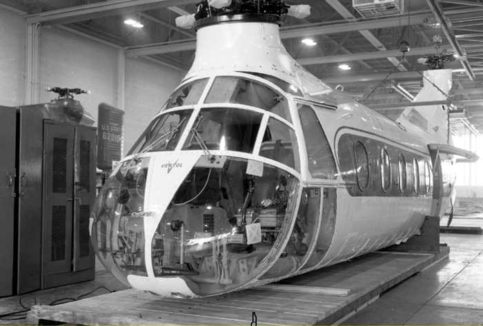 вертолёт с бортовым номером № 74056 перед отправкой в СССР. Распоряжение Совмина СССР о закупке образцов американской техники, было выпущено 18 ноября 1959 года. Зимой 1961 года 4 закупленных вертолета были доставлены в СССР.