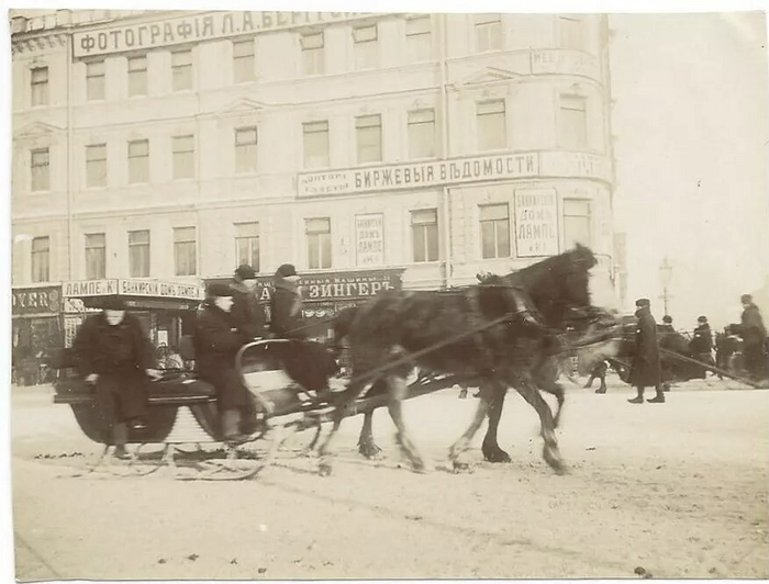  .    1900  -   ,       -.