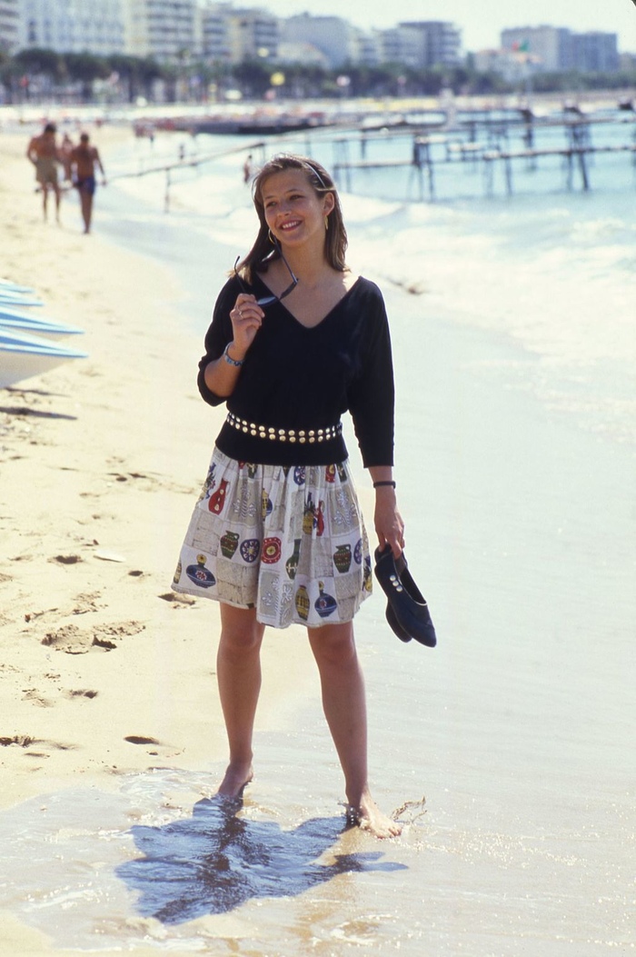 А потом пошла гулять по пляжу