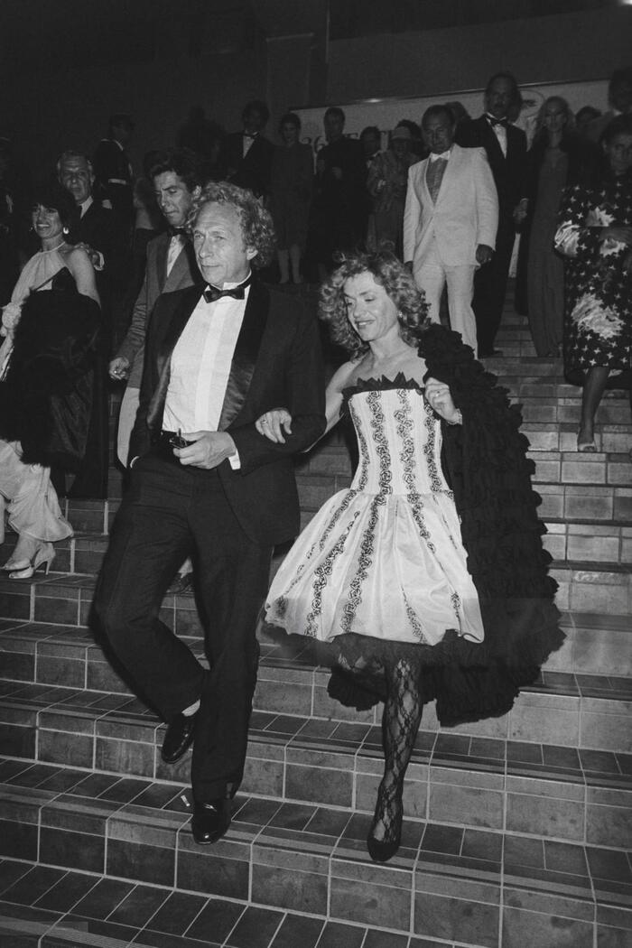 А Пьер Ришар уходил с мероприятия с женой Жерара Депардье