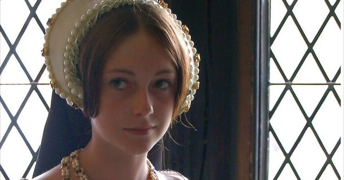  . :    Bryony Roberts