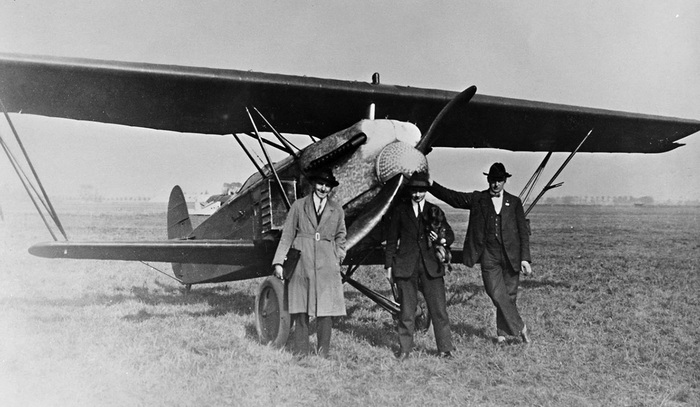 ��������� �������� ����������� ������������� ���� �������� � ��������� ���� ���������, ����� ��� ���������, 50 ������������ Fokker D. XIII. 25 ���� 1925 ���� �� ������� Edmund Hugo Stinnes IV ��������� ���� ���������� �� �������� � ���������.