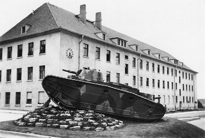 ������� � ���, ��� �� �� ������� ������ �������, ��������������. ����������������� ����� � �������� ������ �� ����������, ��� ���� Daimler-Benz � ������ 1‑�� ��������� ����� � �������. �� ������ ����� ��������� �������. � ��� �� ��� ����� � �� �&nbsp;����.