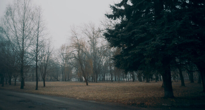 Внутри крепостные строения привлекают своей устрашающей атмосферой.