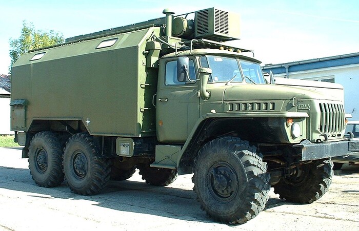 Автомобиль-шасси «Урал-43203» с мастерской радиотехнического ремонта МРТО в кузове КМ-4320