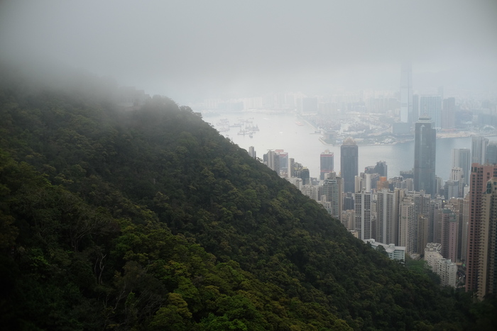 В этот день было немного туманно и с другой точки вообще не было ничего видно.