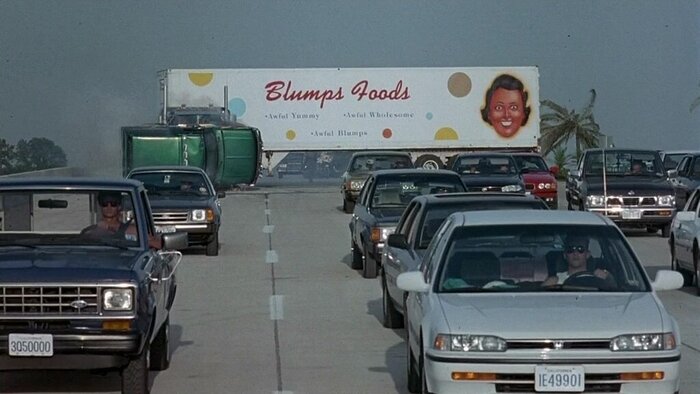 Хаос на шоссе в Калифорнии в фильме