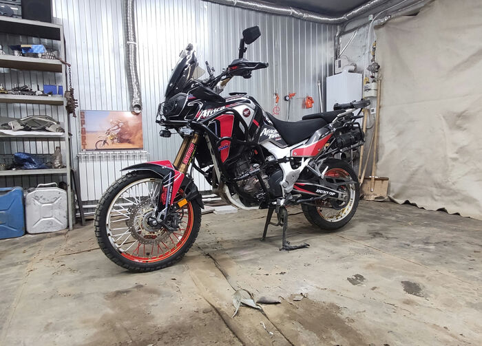 Honda Africa Twin CRF1000L Advenutre Sports Samurai Edition