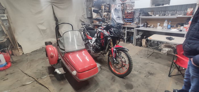 Honda Africa Twin CRF1000L Advenutre Sports Samurai Edition
