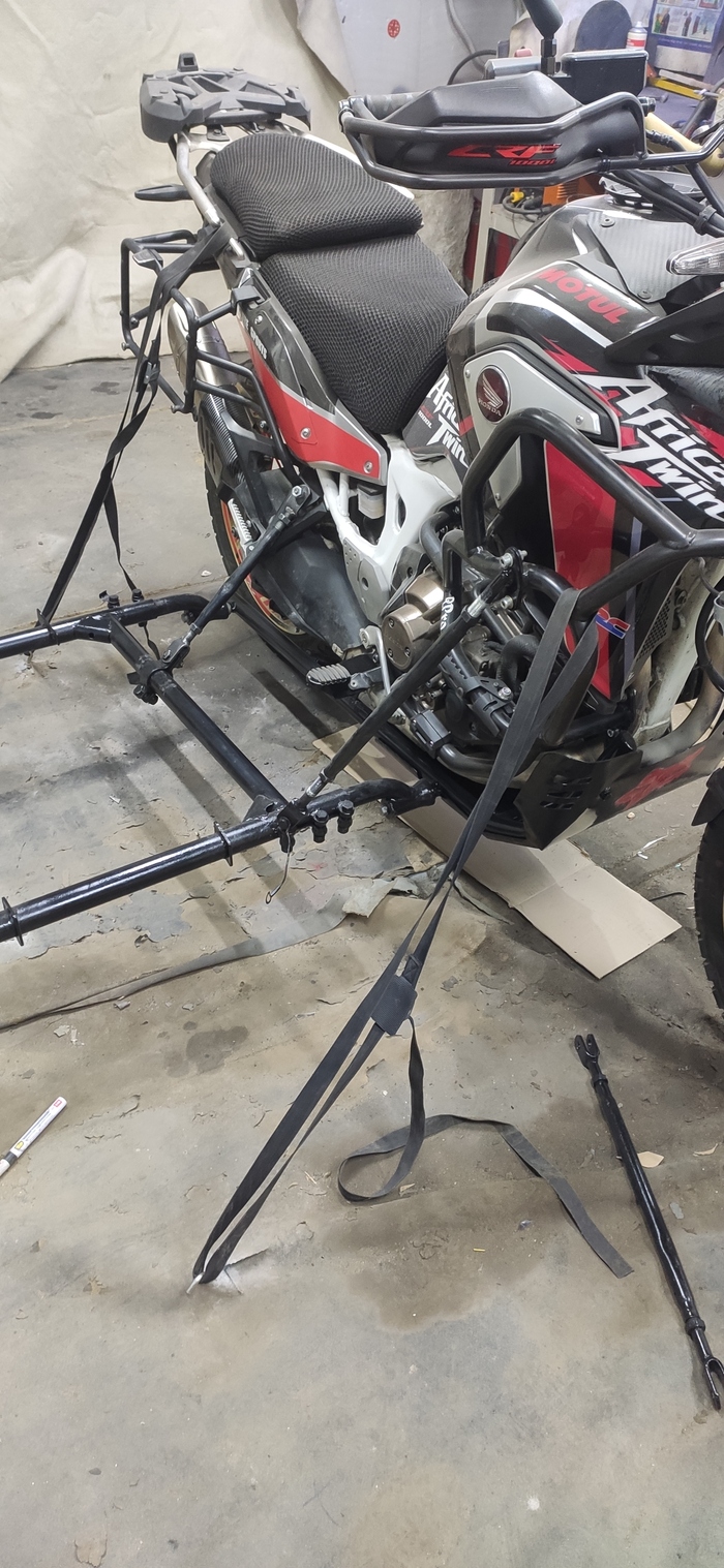 Honda Africa Twin CRF1000L Advenutre Sports Samurai Edition