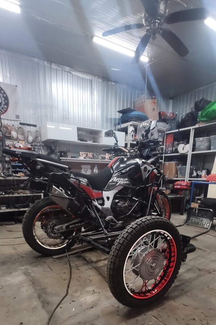 Honda Africa Twin CRF1000L Advenutre Sports Samurai Edition