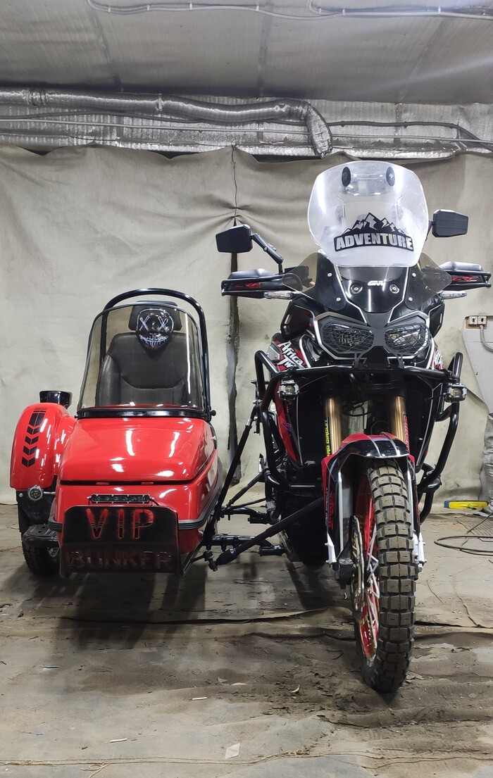 Honda Africa Twin CRF1000L Advenutre Sports Samurai Edition