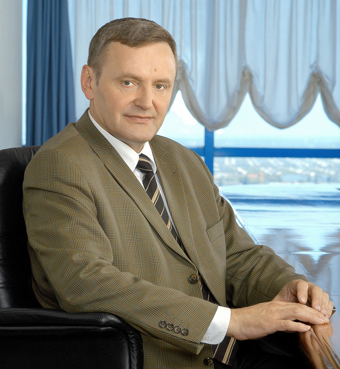 Владимир Иванович Губа. Чемпион СССР по багги, неоднократный призёр Кубка дружбы соцстран по багги. На «АвтоВАЗе» с 1973 года. Возглавлял конструкторское бюро перспективных моделей УГК ВАЗа, руководил группой по проектированию спортивных версий ВАЗ-2108.