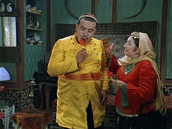 - У тебя невесту украли! - Украли!? Кому такое счастье надо? Попросил бы у меня бы, я и так отдал бы… Или на что-нибудь сменял бы..