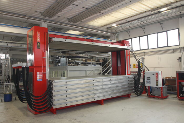 Одна из вариаций вакуумного пресса