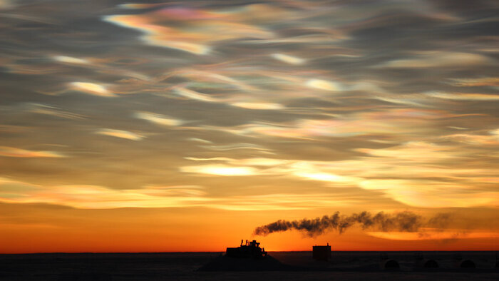 Перламутровые облака Антарктиды. Взято из Яндекс-картинок