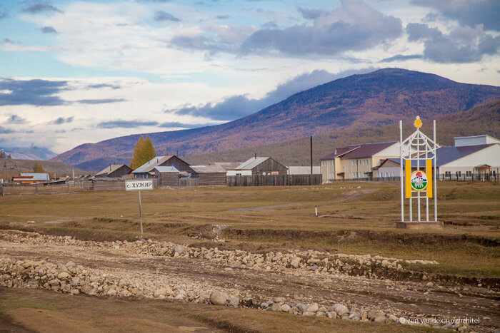 Как живет бурятское село Хужир, за которым ничего нет, только горы Деревня, Путешествие по России, Путешествия, Бурятия, Горы, Село, Фотография, Длиннопост, Пейзаж