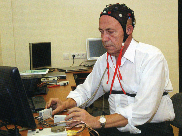 �������� ��������. ����: <!--noindex--><a href="https://pikabu.ru/story/professorpsikhofiziolog_rasskazal_ob_ispolzovanii_gipnoza_pri_podgotovke_kosmicheskikh_poletov_11314322?u=http%3A%2F%2FGO-RA.RU&t=GO-RA.RU&h=25baa43d9abc9f5a46af8c5c2e99aa87470f3f56" title="http://GO-RA.RU" target="_blank" rel="nofollow noopener">GO-RA.RU</a><!--/noindex-->