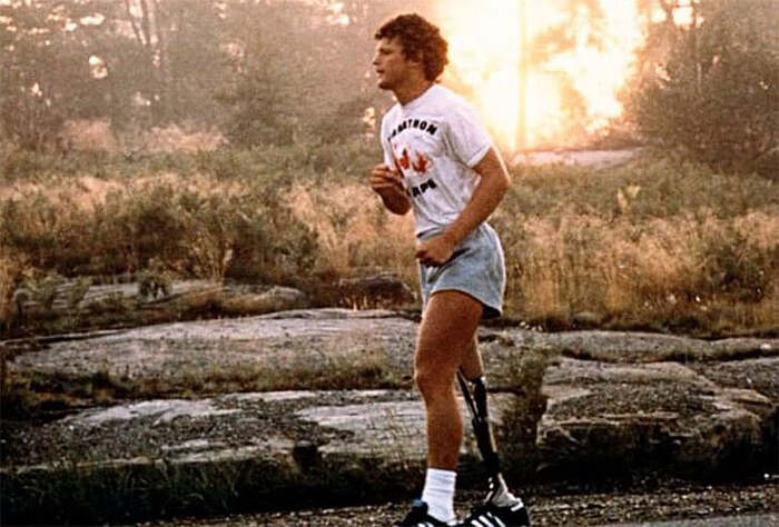 ����� ����