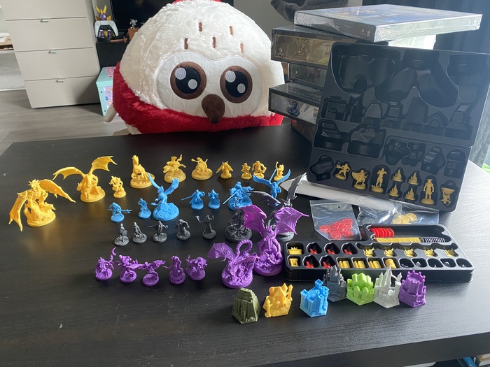 Бонус предзаказа с миниатюрками