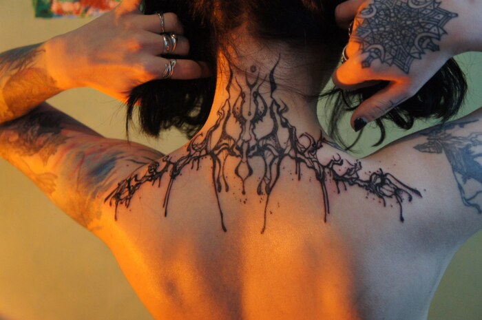 А тут спрятана голова коровы. Сможет ли кто найти? А вообще фотосет обязателен. Большие работы в приоритете.