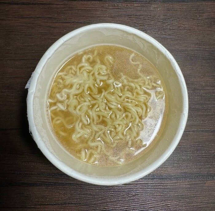 Даже зелени нет.